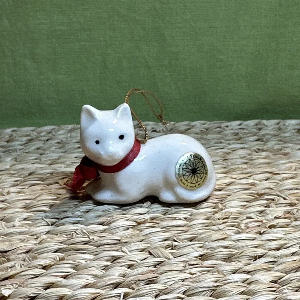 Vintage Takahashi White Porcelain Cat Figurine Ornament‎ Japan 1 1/4